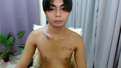 Xyrien online show from March 24, 2:01 pm