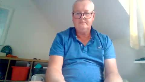 curiousax77 online show from June 7, 4:01 pm
