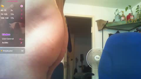 Snapshot of curiousgenie chatting on September 12, 2:30 pm curiousgenie online show from September 12, 2:30 pm