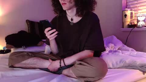 curly fries online show from March 30, 7:08 am