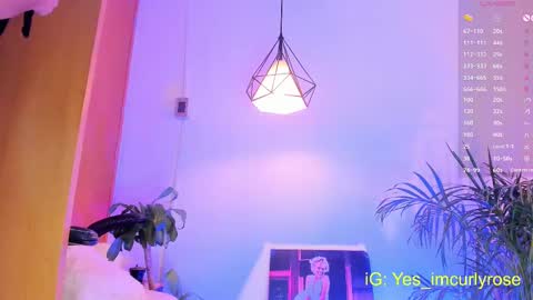 Snapshot of curlyrose_ chatting on October 7, 10:39 pm Rose online show from October 7, 10:39 pm