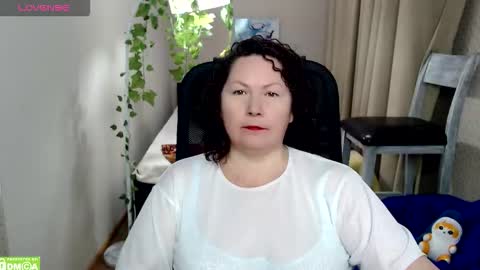 curvy_girlz online show from February 11, 1:20 am