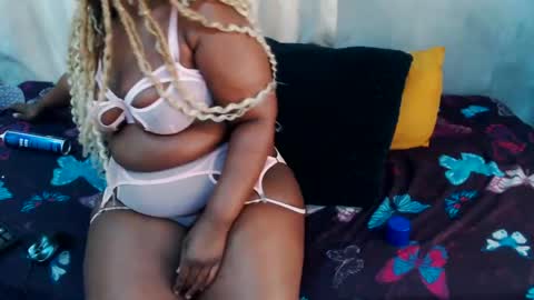 curvydarkfatass online show from July 11, 8:06 am