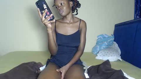 curvyjoan online show from November 12, 10:17 am