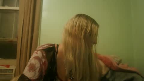 Snapshot of curvymom2025 chatting on September 14, 1:19 am curvymom2025 online show from September 14, 1:19 am