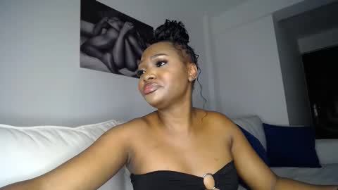 Liya online show from March 3, 7:28 pm