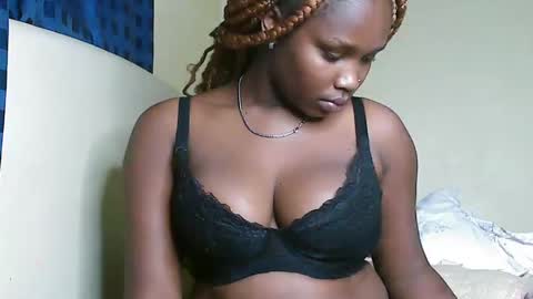 Snapshot of cute_beb2 chatting on February 26, 12:16 pm V EE online show from February 26, 12:16 pm