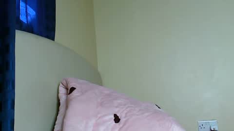 Snapshot of cute_beb2 chatting on January 21, 1:00 pm V EE online show from January 21, 1:00 pm