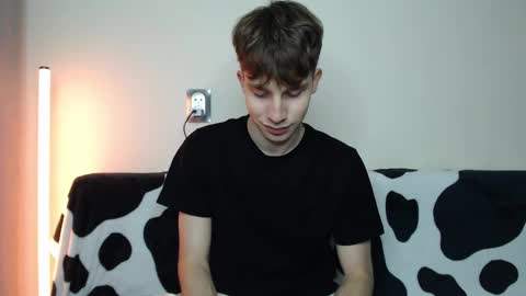 Snapshot of cute_brian chatting on October 20, 5:07 pm Im Brian online show from October 20, 5:07 pm