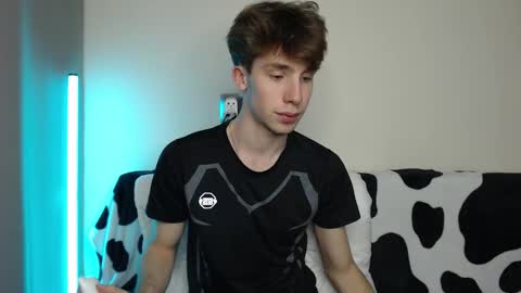 Snapshot of cute_brian chatting on October 10, 2:12 pm Im Brian online show from October 10, 2:12 pm