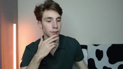 Snapshot of cute_brian chatting on October 11, 2:22 pm Im Brian online show from October 11, 2:22 pm