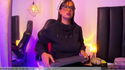    Independent Model online show from May 23, 1:18 pm