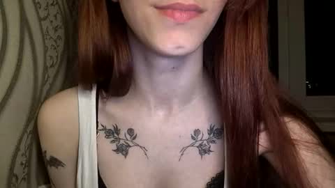 cute_foxis online show from May 23, 10:06 pm