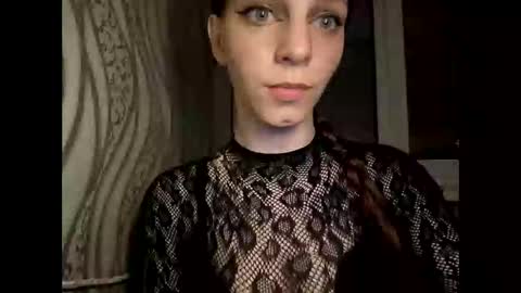 cute_foxis online show from May 22, 8:59 pm