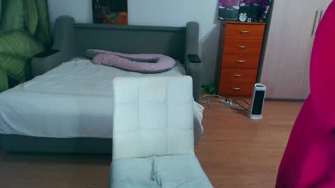 cute_jes online show from November 25, 7:01 pm