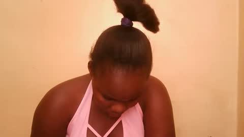 cute_latifah online show from February 6, 10:19 am