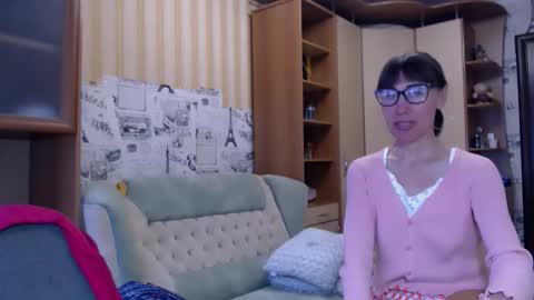 cute_lion_ online show from March 15, 12:30 pm