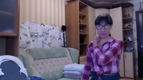 cute_lion_ online show from April 12, 11:47 am