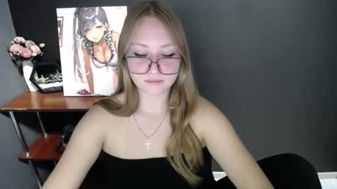 Snapshot of cute_minx chatting on September 25, 7:04 am Veronica online show from September 25, 7:04 am