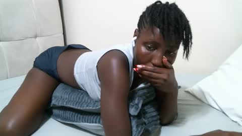 cute_panda01 online show from November 15, 10:22 pm