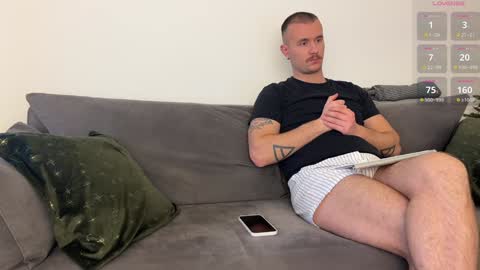 Snapshot of cute_skywalker chatting on January 10, 2:13 pm cute_skywalker online show from January 10, 2:13 pm