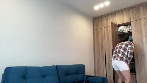 cute_skywalker online show from April 3, 10:22 am