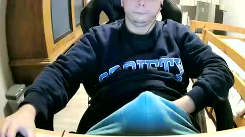 Cuteboy090 online show from October 28, 11:17 pm