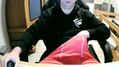 Cuteboy090 online show from November 29, 10:06 pm