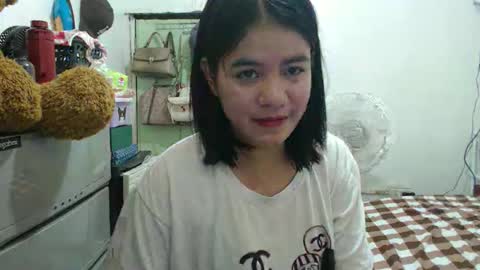 cutecindy2000 online show from January 19, 1:15 am