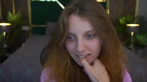 Foxy online show from April 7, 1:24 pm