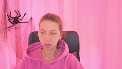 Elli online show from October 31, 11:10 am