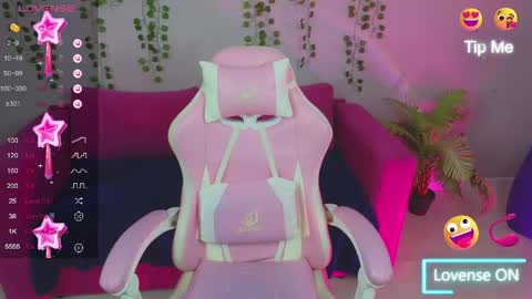 Amyy online show from April 13, 7:56 am