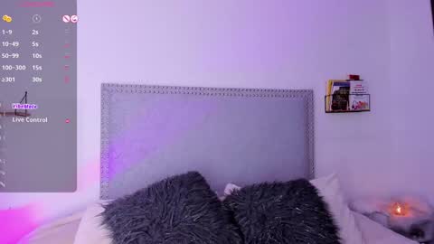 Snapshot of cutegirl__nini chatting on October 3, 5:05 am andre online show from October 3, 5:05 am