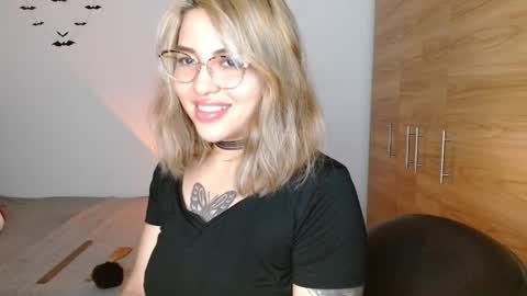 isabella online show from January 10, 6:35 pm