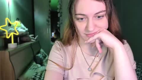 cutemivi online show from November 18, 10:51 am