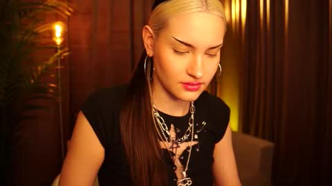 Roxy online show from March 12, 5:38 pm