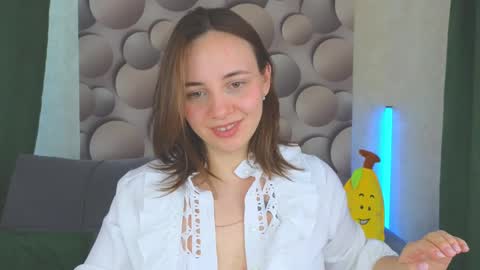 Snapshot of cutesmile_sharon chatting on February 26, 5:24 am cutesmile sharon online show from February 26, 5:24 am