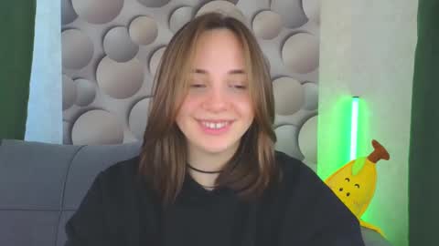Snapshot of cutesmile_sharon chatting on February 24, 5:00 am cutesmile sharon online show from February 24, 5:00 am