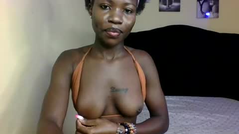 cutey_mara online show from July 6, 4:53 am
