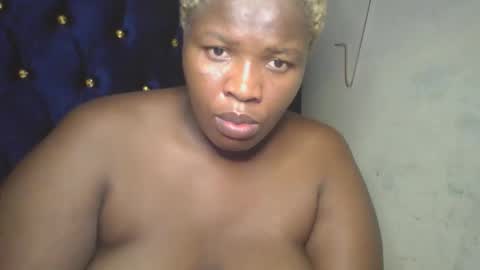 Snapshot of cutey_mellanin chatting on October 3, 8:06 pm cutey_mellanin online show from October 3, 8:06 pm