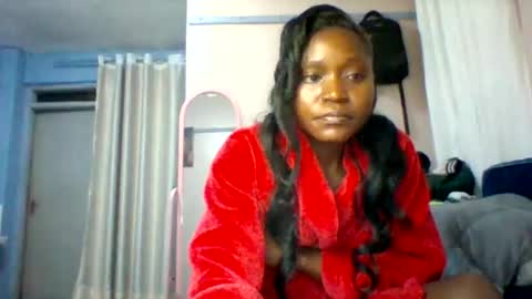 cutezola online show from December 19, 2:40 am