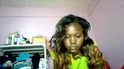 Snapshot of cutezola chatting on October 5, 5:05 am cutezola online show from October 5, 5:05 am