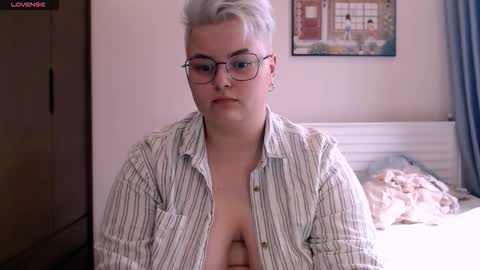 Snapshot of cutie_florence chatting on October 19, 8:41 am Sophie Lilith online show from October 19, 8:41 am