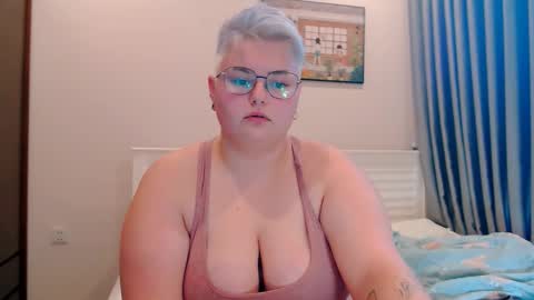 Snapshot of cutie_florence chatting on October 16, 7:41 am Sophie Lilith online show from October 16, 7:41 am
