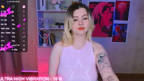 Snapshot of cutie_mili chatting on March 3, 10:17 am mili online show from March 3, 10:17 am