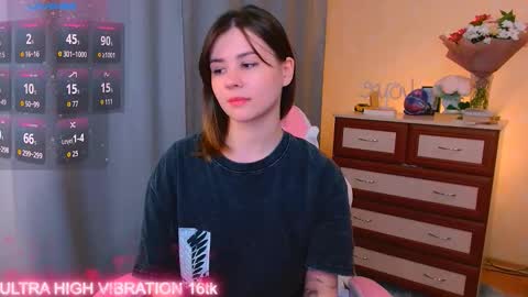 Snapshot of cutie_mili chatting on October 11, 11:26 am mili online show from October 11, 11:26 am