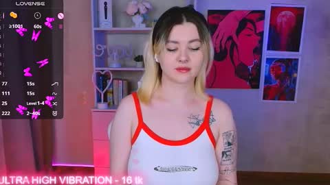 Snapshot of cutie_mili chatting on February 18, 6:37 am mili online show from February 18, 6:37 am