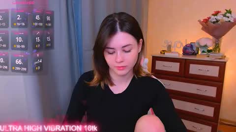 Snapshot of cutie_mili chatting on October 13, 8:27 am mili online show from October 13, 8:27 am