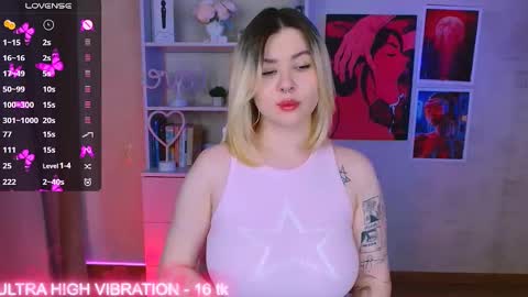 Snapshot of cutie_mili chatting on February 17, 7:04 am mili online show from February 17, 7:04 am