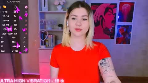 Snapshot of cutie_mili chatting on February 20, 10:16 am mili online show from February 20, 10:16 am